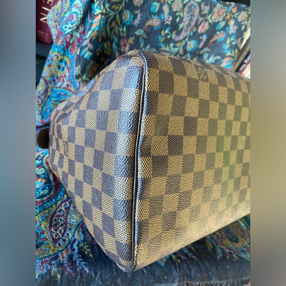 Authentic Louis Vuitton Speedy 30 in Damier Ebene - Made in France - EUC! - Picture 7 of 16